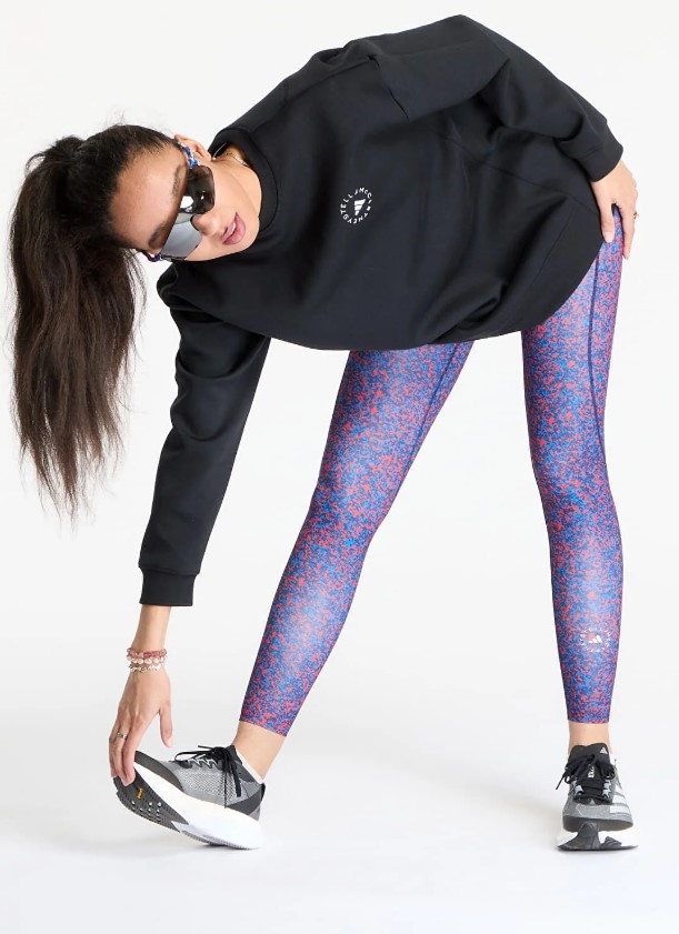 Frau in Fitnesskleidung