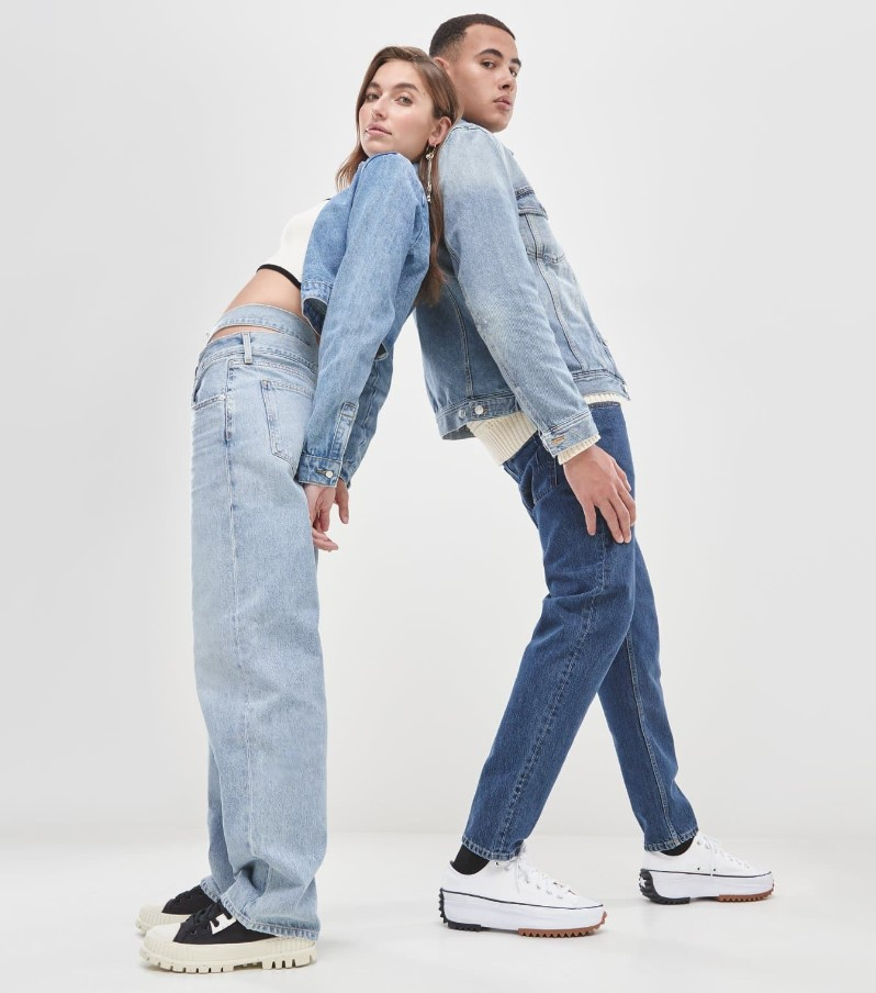 Zalando Lounge - Mann und Frau in Jeanskleidung