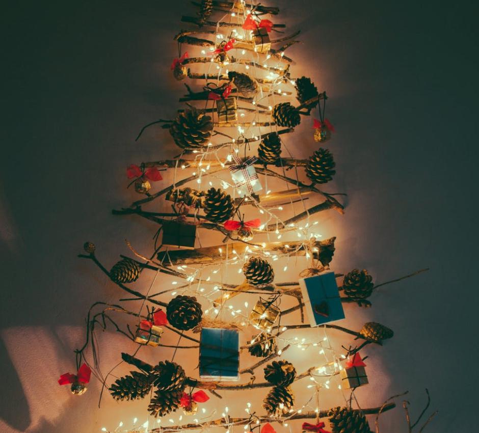 Weihnachtsbaum an der Wand